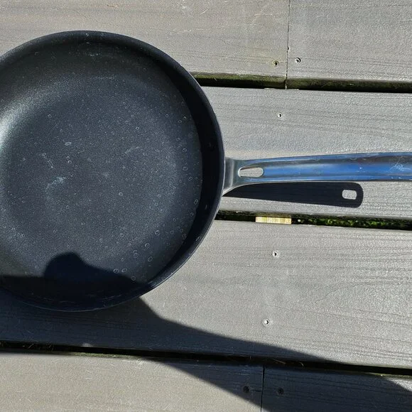 NEW Viking Non Stick Frying Pan, 10 Inch Hard Anodized Kitchen Cookware, Gray - Picture 2 of 7